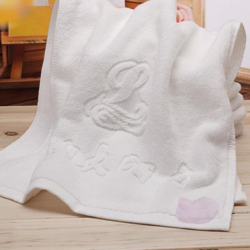 https://www.petophotelsupply.com/image/cache/catalog/Hotel-Towels/Hand-Towels/Star-Hotel-21S-Cotton-Jacquard-Hand-Towel-2-800x800.jpg