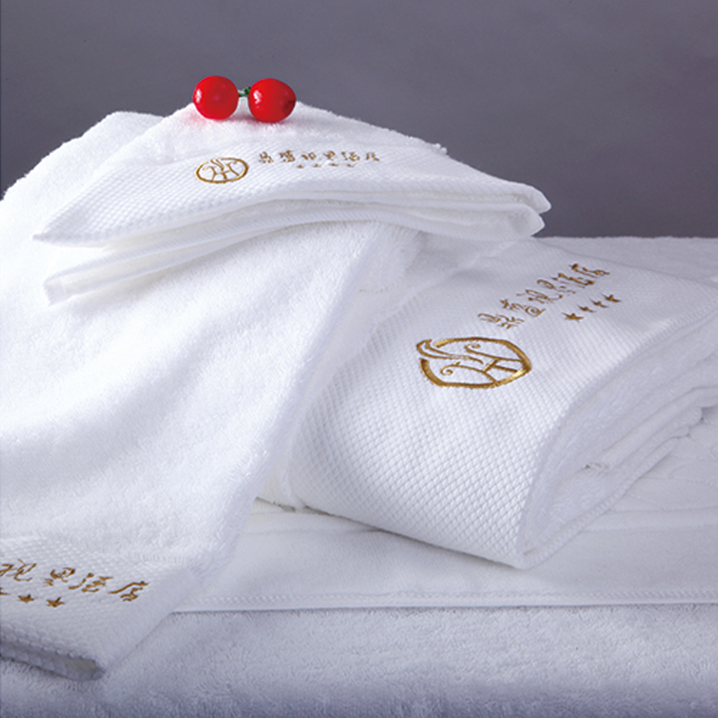 https://www.petophotelsupply.com/image/catalog/Hotel-Towels/Towel-Set/Luxury-Cotton-Platinum-Satin-Towel-Sets.jpg